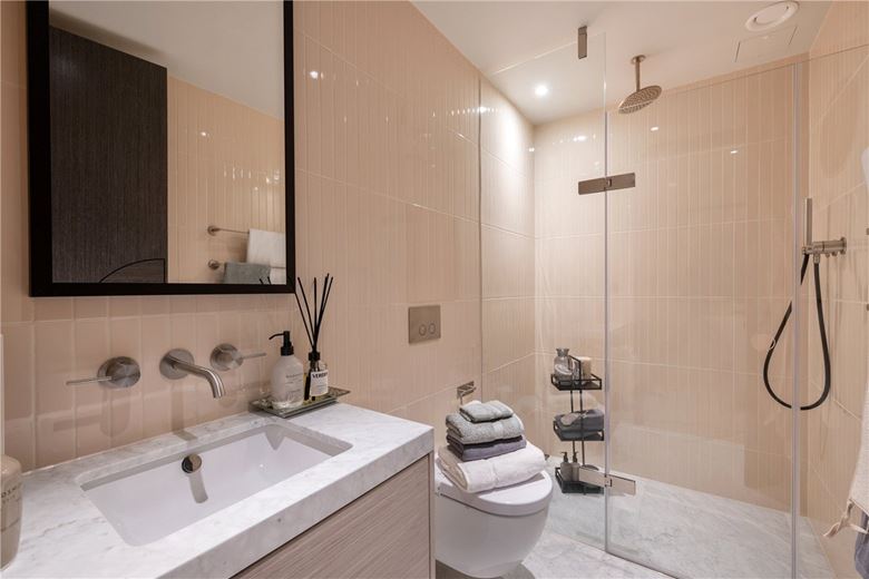 5 bedroom flat, Waterfront Drive, Chelsea Waterfront SW10 - Available