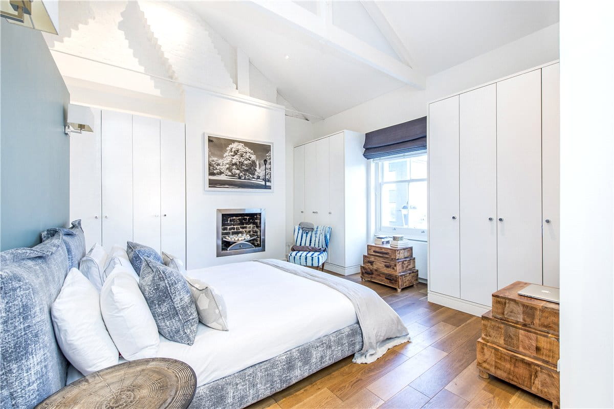 4 bedroom house, Limerston Street, Chelsea SW10 - Sold