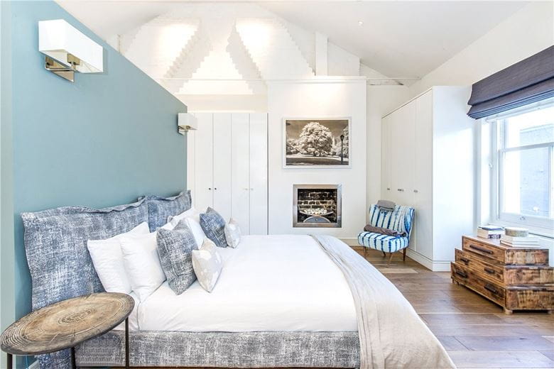 4 bedroom house, Limerston Street, Chelsea SW10 - Sold