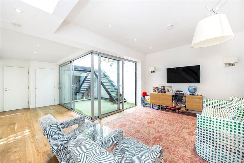 4 bedroom house, Limerston Street, Chelsea SW10 - Sold