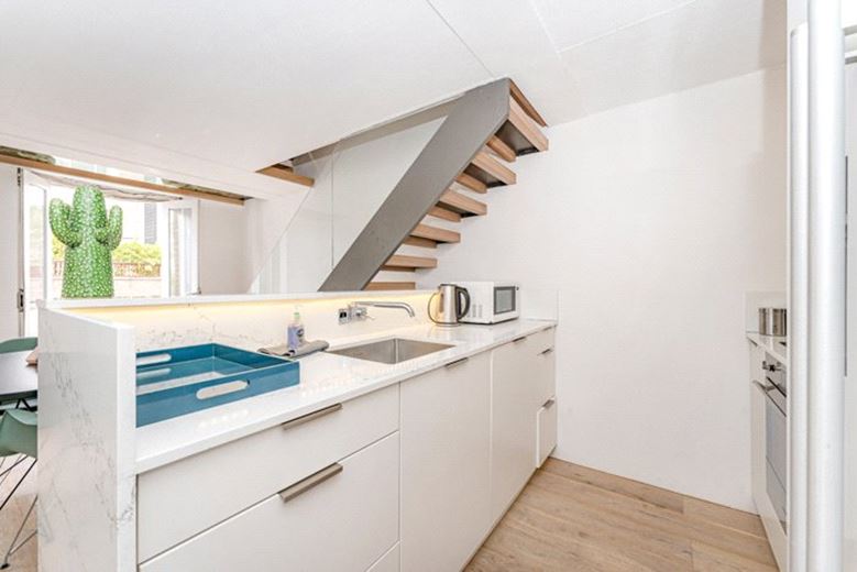 1 bedroom flat, Airlie Gardens, Kensington W8 - Available