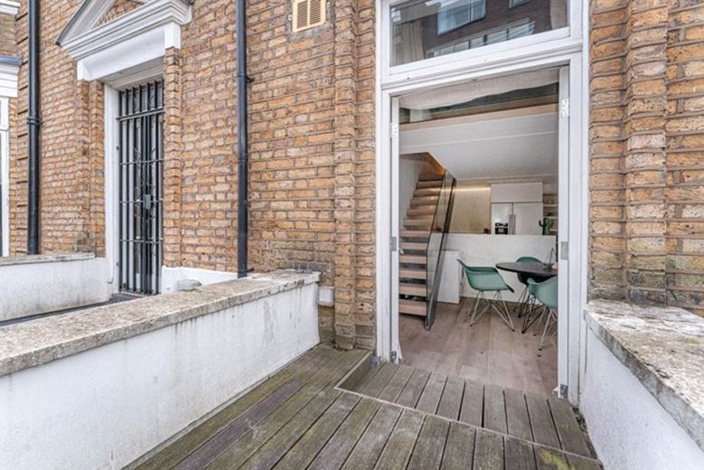 1 bedroom flat, Airlie Gardens, Kensington W8 - Available