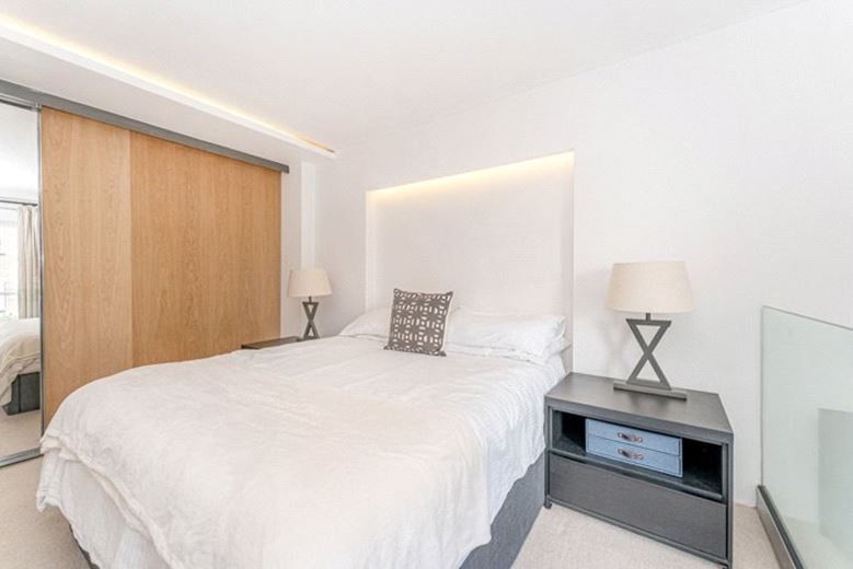 1 bedroom flat, Airlie Gardens, Kensington W8 - Available