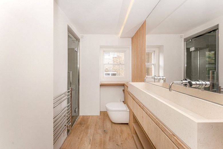 1 bedroom flat, Airlie Gardens, Kensington W8 - Available