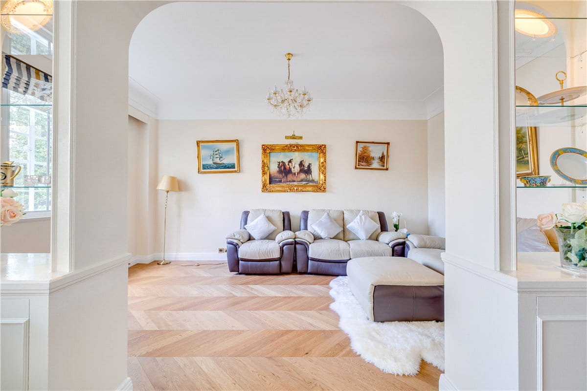 3 bedroom flat, Albion Street, Tyburnia W2 - Available