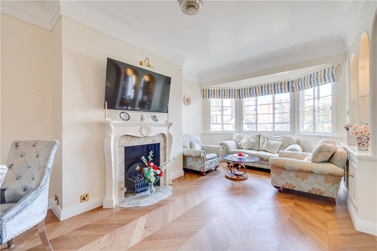 3 bedroom flat, Albion Street, Tyburnia W2 - Available