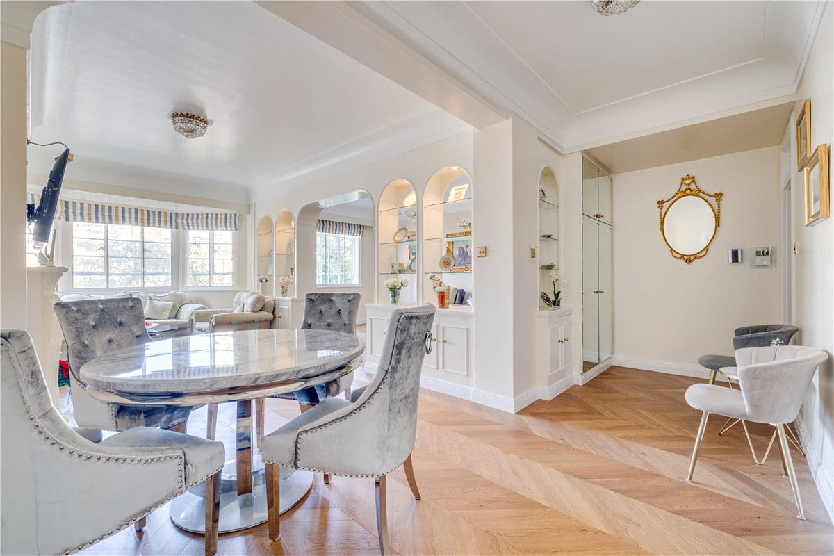 3 bedroom flat, Albion Street, Tyburnia W2 - Available