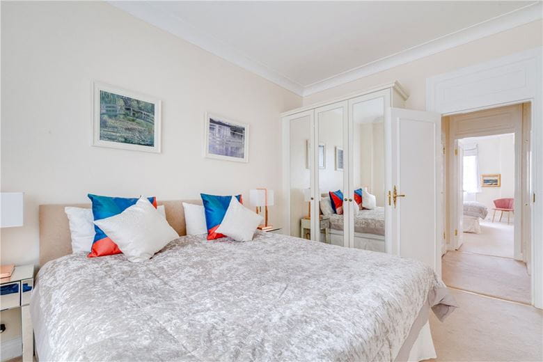 3 bedroom flat, Albion Street, Tyburnia W2 - Available