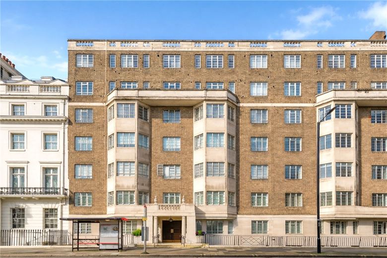 3 bedroom flat, Hyde Park Place, London W2 - Available