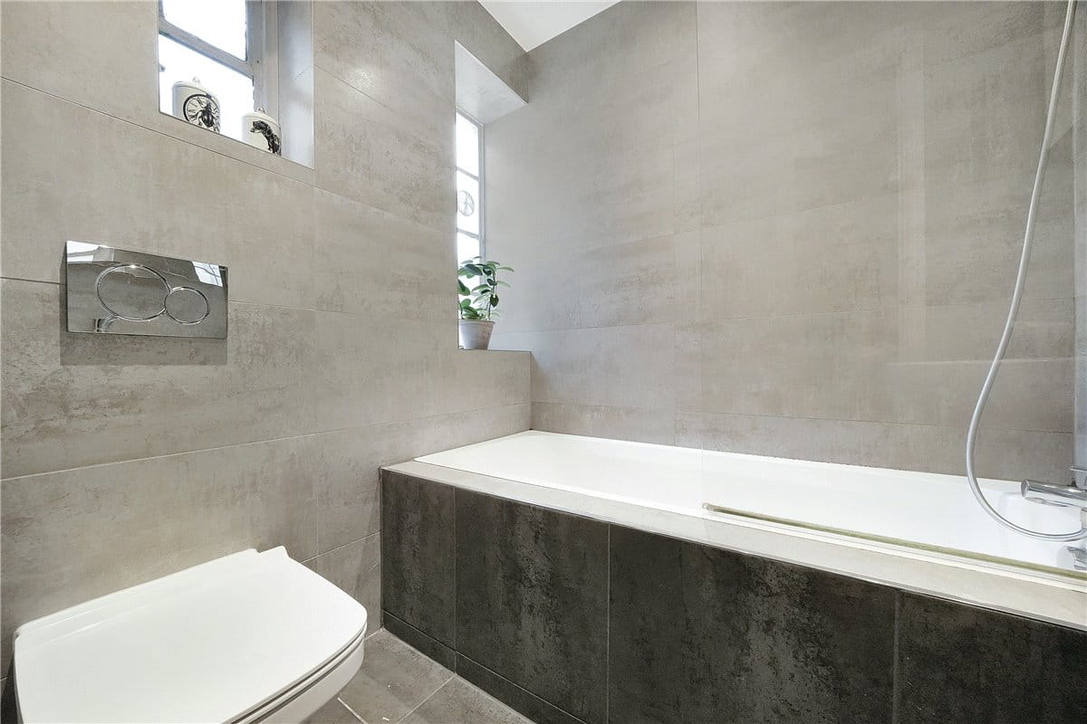 2 bedroom flat, Harrington Road, South Kensington SW7 - Available