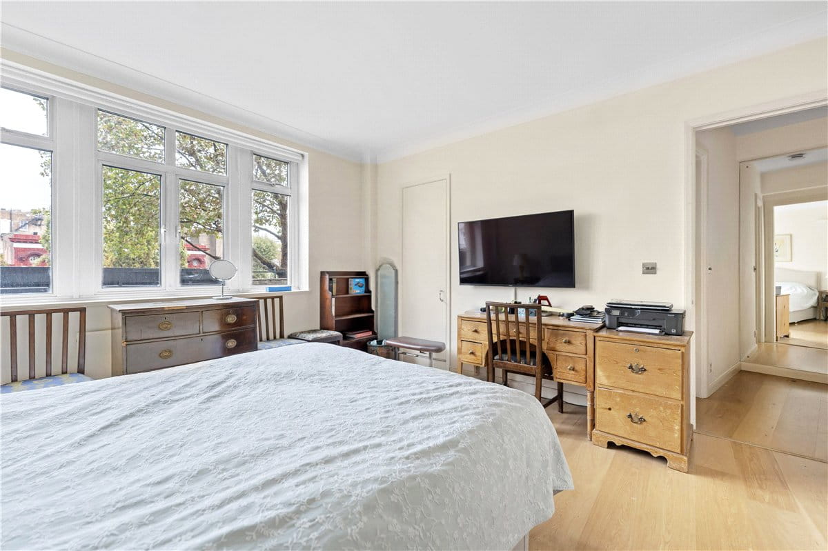 2 bedroom flat, Melton Court, South Kensington SW7 - Available