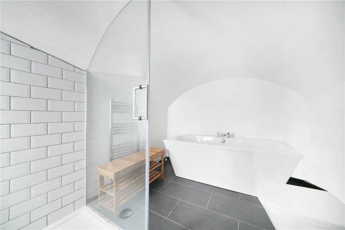 2 bedroom flat, Warwick Way, Pimlico SW1V - Available