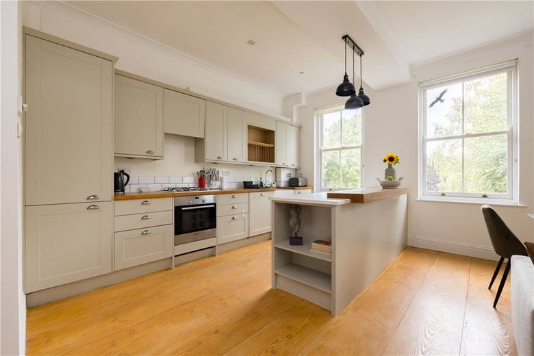 5 bedroom flat, Philbeach Gardens, Earls Court SW5 - Available