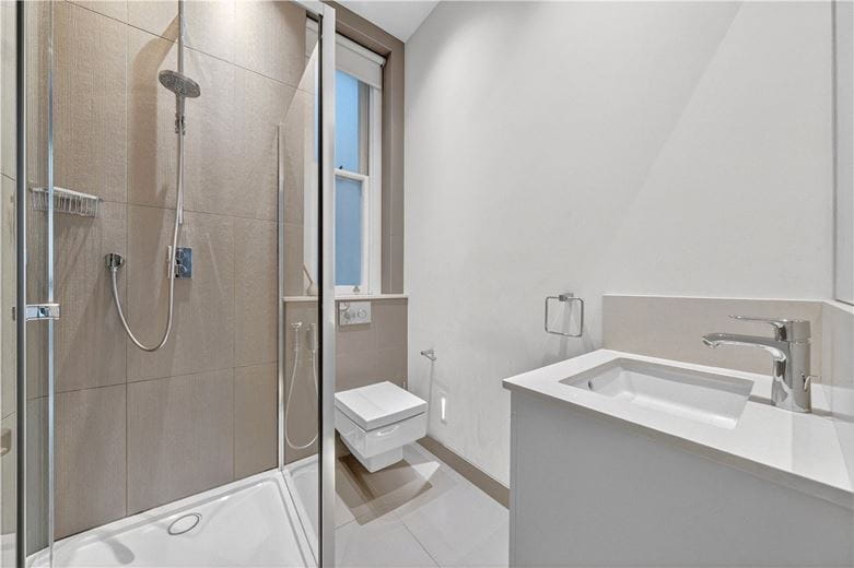 4 bedroom flat, Wynnstay Gardens, Kensington W8 - Available