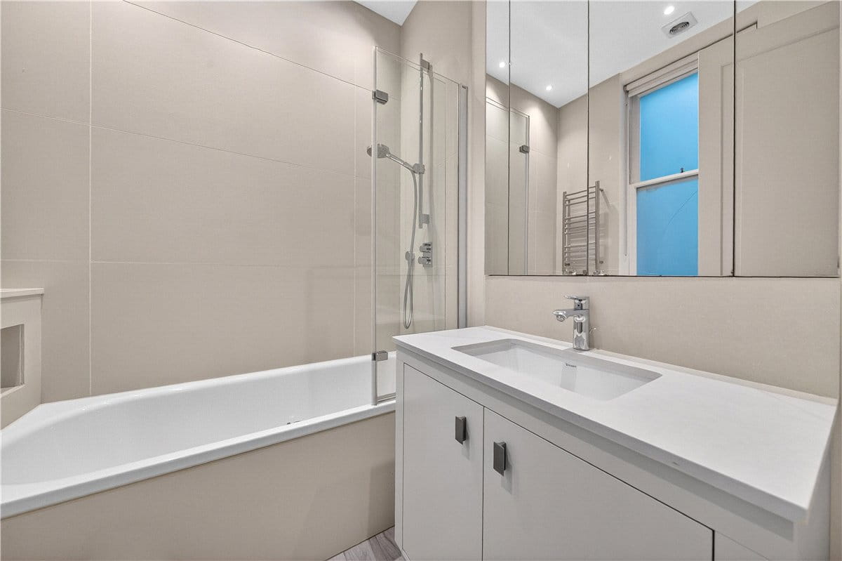 4 bedroom flat, Wynnstay Gardens, Kensington W8 - Available