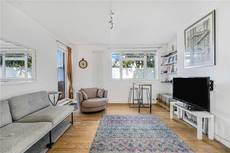 2 bedroom flat, Hunter House, 326-342 Old Brompton Road SW5 - Available