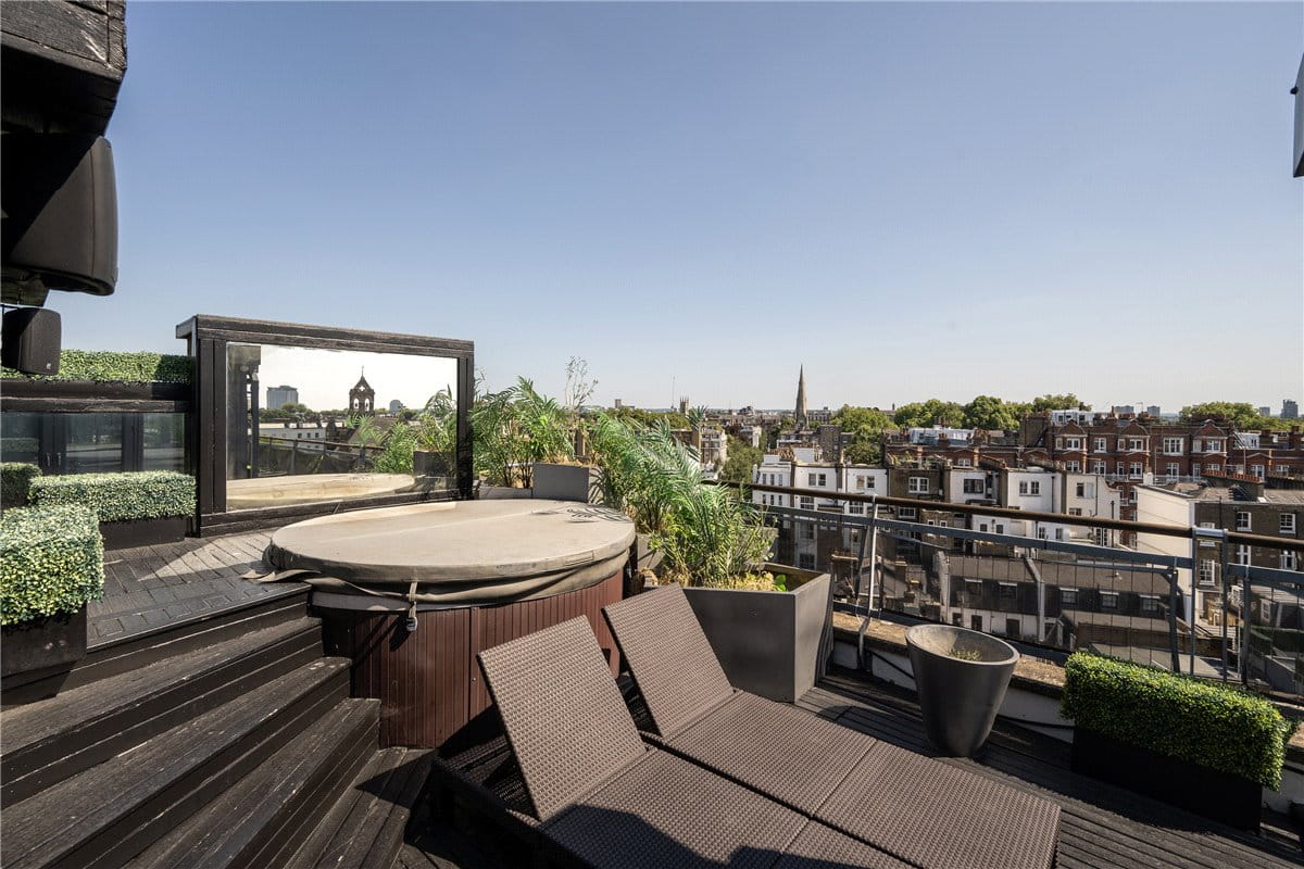 3 bedroom flat, Harrington Road, South Kensington SW7 - Available