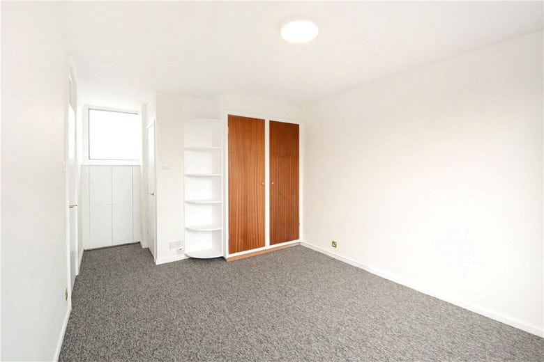 3 bedroom flat, Tachbrook Street, Pimlico SW1V - Available