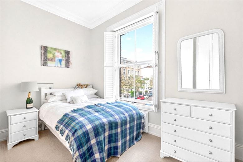 1 bedroom flat, Redcliffe Gardens, Chelsea SW10 - Available