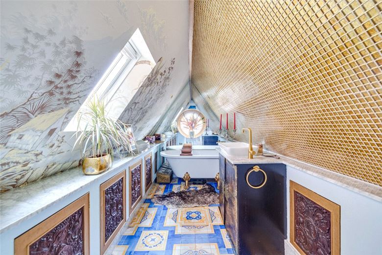 1 bedroom flat, Sloane Gardens, Chelsea SW1W - Available