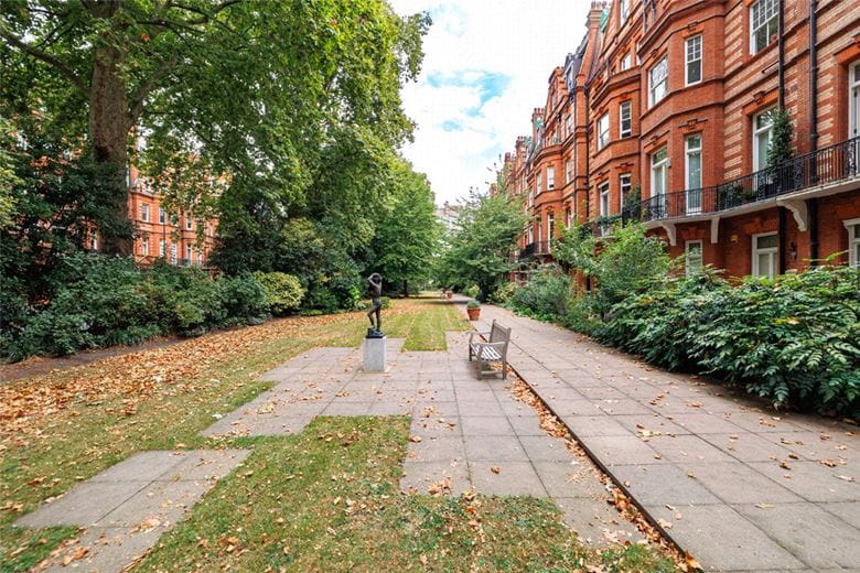 1 bedroom flat, Sloane Gardens, Chelsea SW1W - Available
