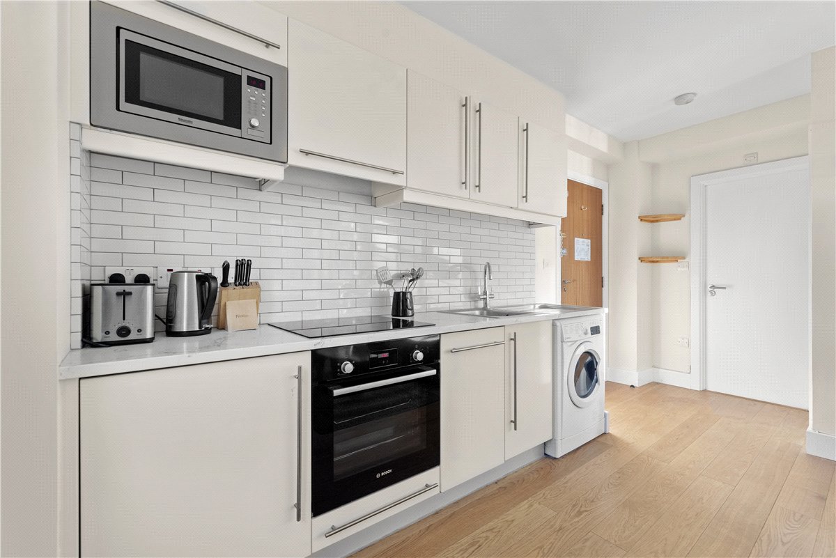 1 bedroom flat, Sloane Avenue, Chelsea SW3 - Available