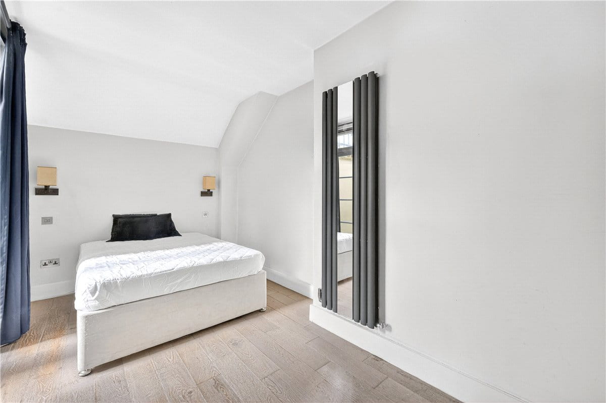 2 bedroom flat, Prince's Gate, South Kensington SW7 - Available