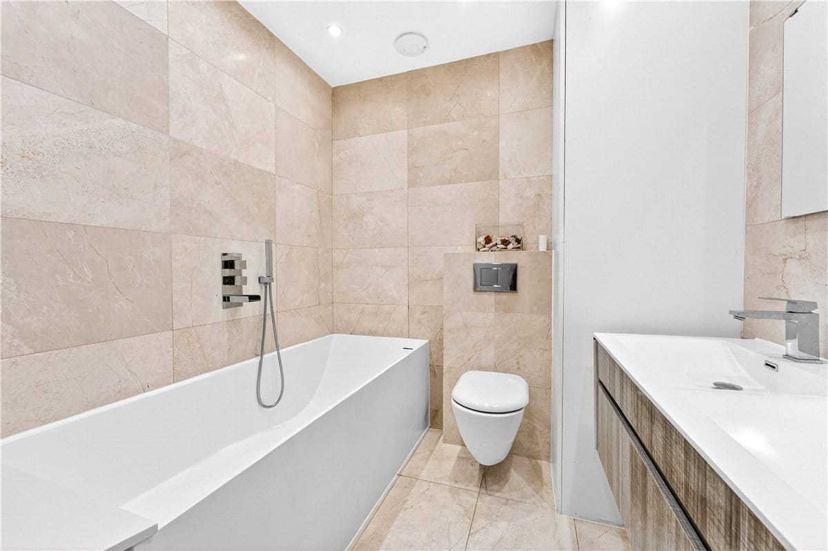 2 bedroom flat, Prince's Gate, South Kensington SW7 - Available