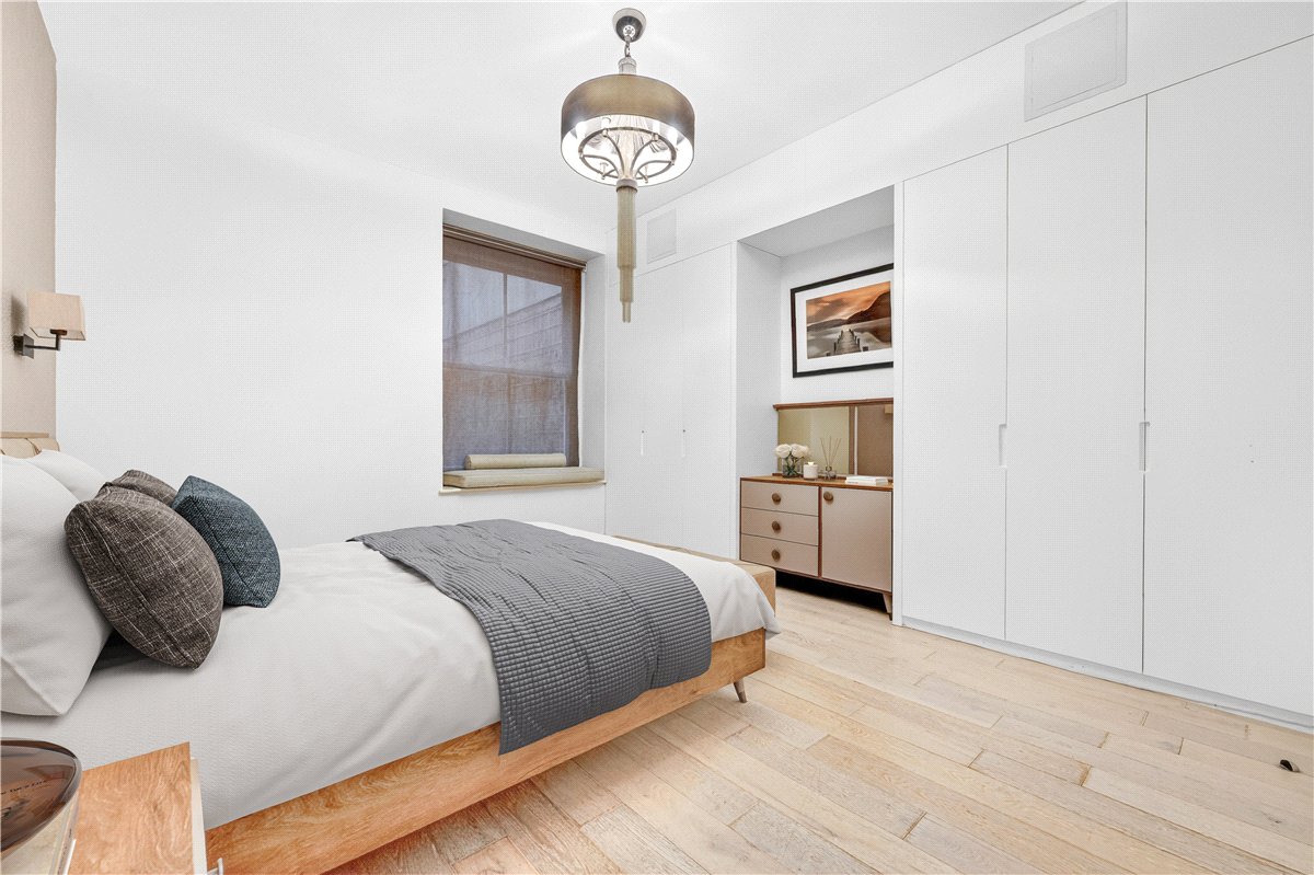 2 bedroom flat, Prince's Gate, South Kensington SW7 - Available