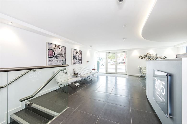 2 bedroom flat, Holland Park Avenue, Holland Park W11 - Available