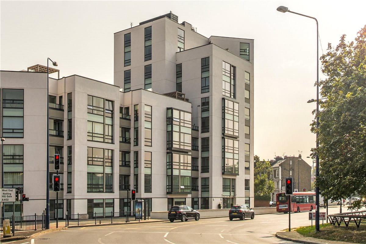 2 bedroom flat, Holland Park Avenue, Holland Park W11 - Available