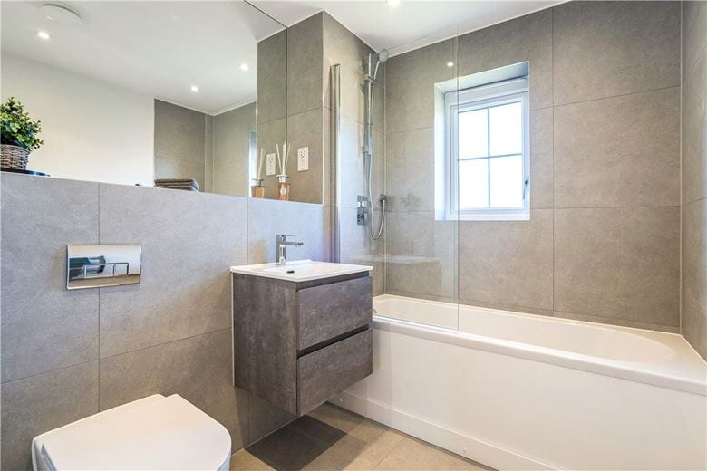 3 bedroom house, New Road, Haddenham CB6 - Available