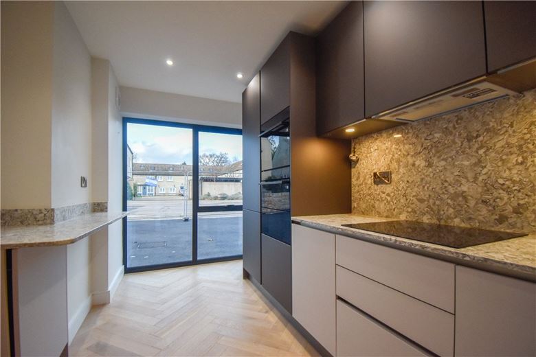 3 bedroom house, High Street, Chesterton CB4 - Available