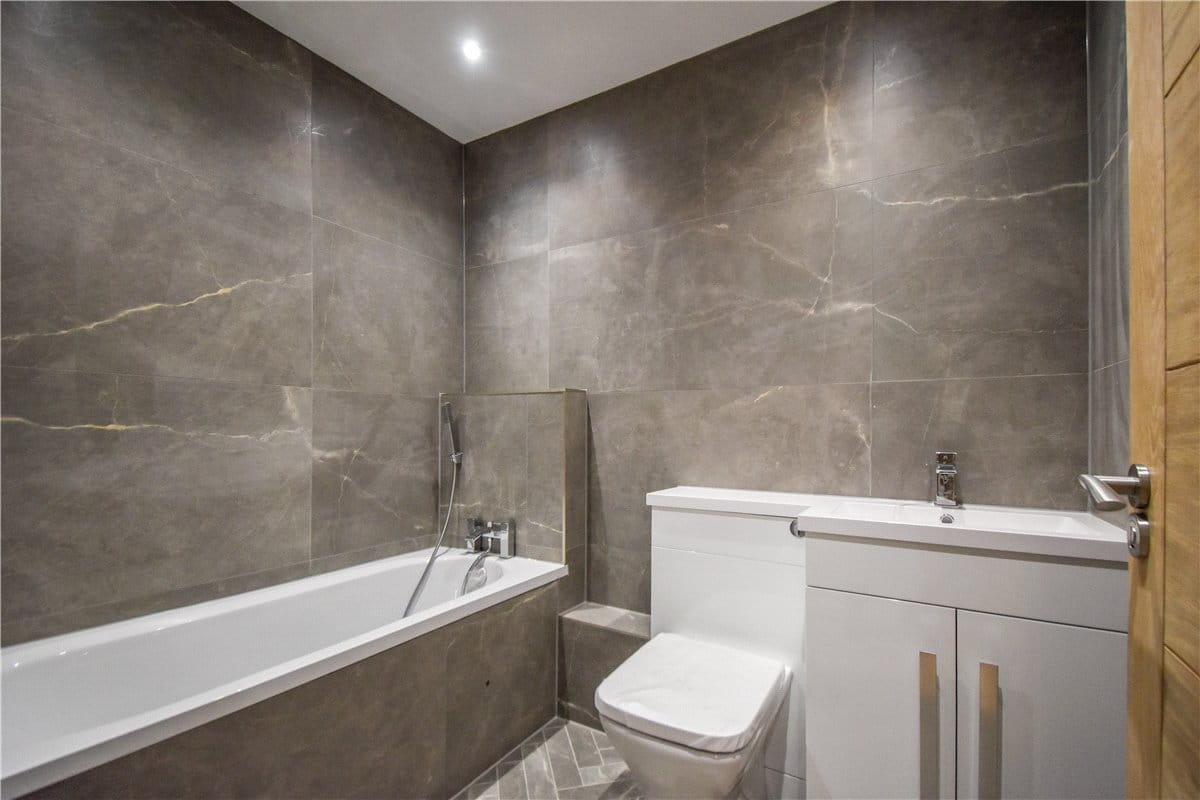 3 bedroom house, High Street, Chesterton CB4 - Available