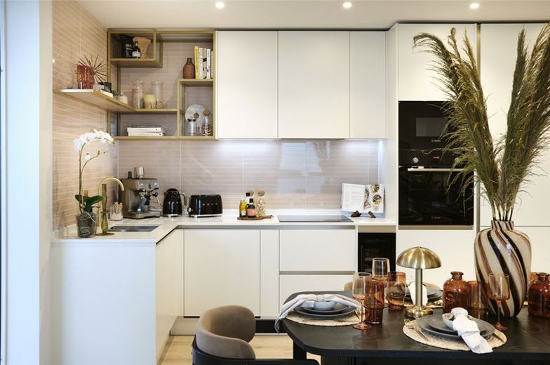 2 bedroom flat, Grand Union, Beresford Avenue HA0 - Available