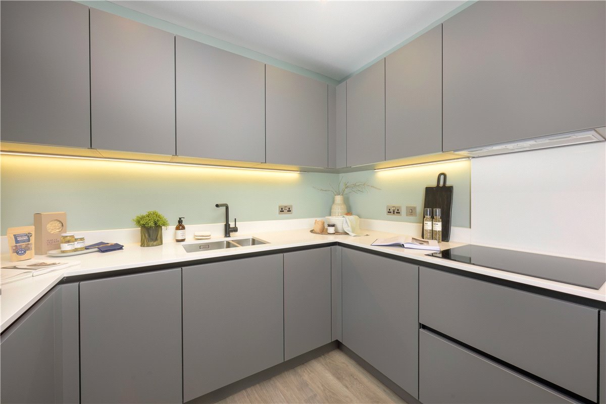 2 bedroom flat, Eddington Avenue, Cambridge CB3 - Available