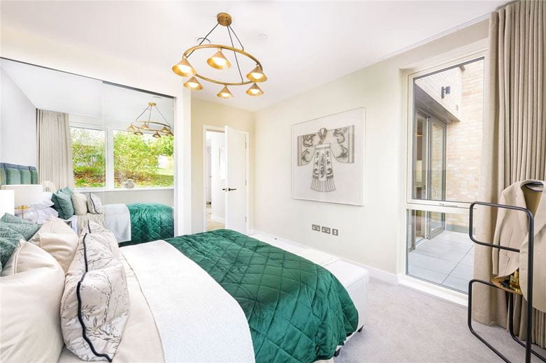 3 bedroom flat, Eddington Avenue, Cambridge CB3 - Available