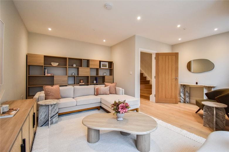 4 bedroom house, Fitzwilliam Road, Off Brooklands Avenue, Cambridge CB2 - Available