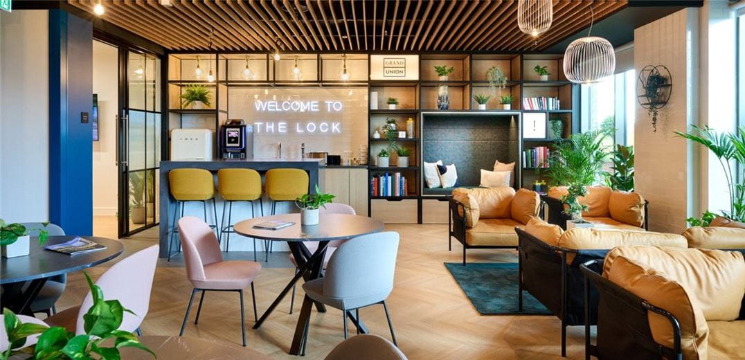 3 bedroom flat, Grand Union, Beresford Avenue HA0 - Available