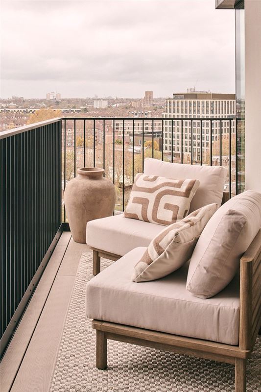 3 bedroom flat, White City Living, 54 Wood Lane W12 - Available