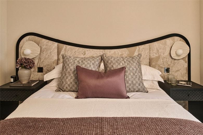 3 bedroom flat, White City Living, 54 Wood Lane W12 - Available