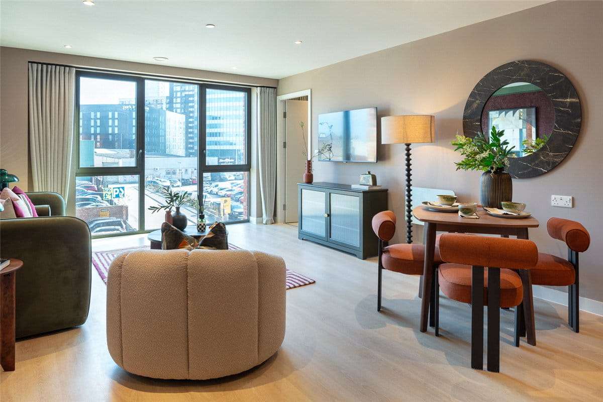 3 bedroom flat, Dutton Street, Manchester M3 - Available