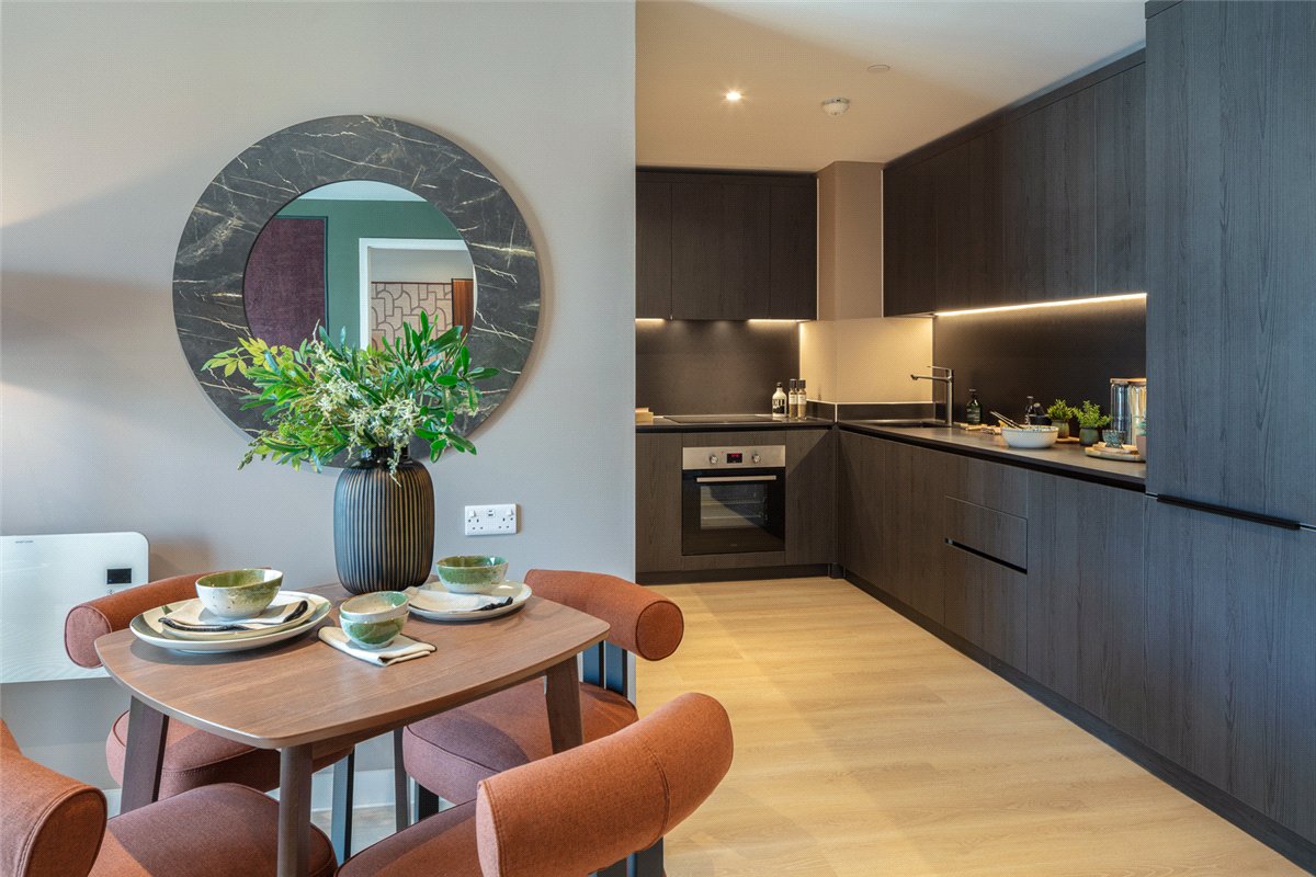 3 bedroom flat, Dutton Street, Manchester M3 - Available