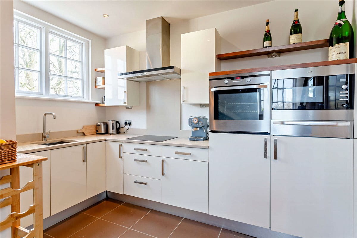 2 bedroom flat, Kent Road, Harrogate HG1 - Available