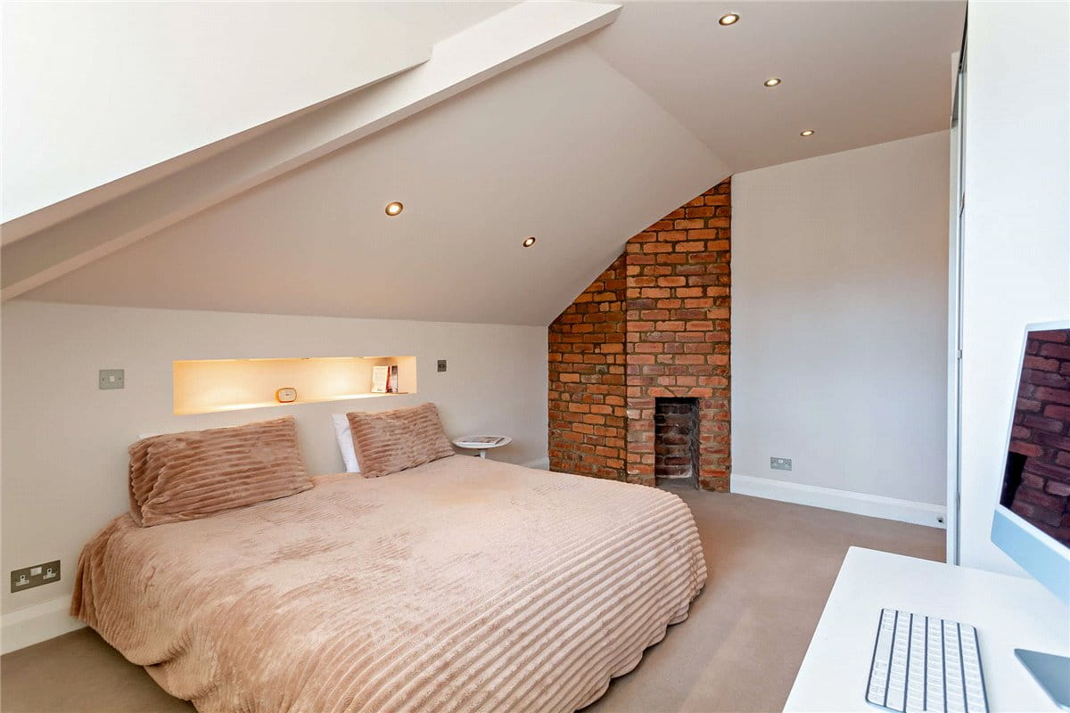 2 bedroom flat, Kent Road, Harrogate HG1 - Available