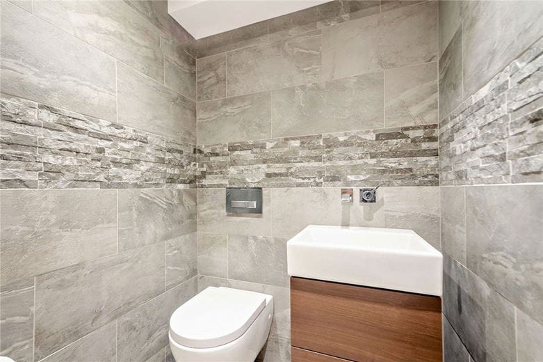 5 bedroom house, Main Street, Ledston WF10 - Available