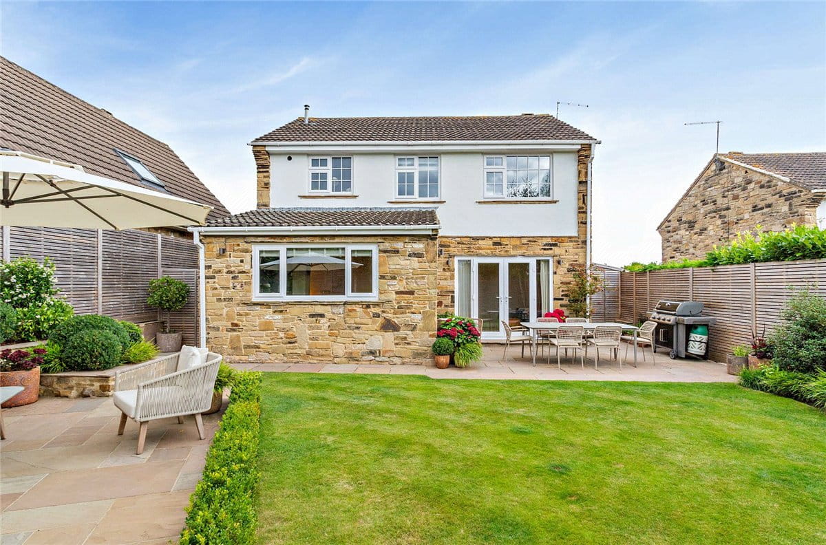 4 bedroom house, Chatsworth Drive, Wetherby LS22 - Sold