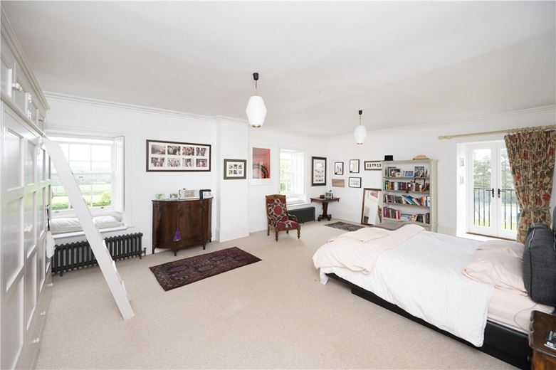 6 bedroom house, Healthwaite Hall, Weeton LS17 - Available