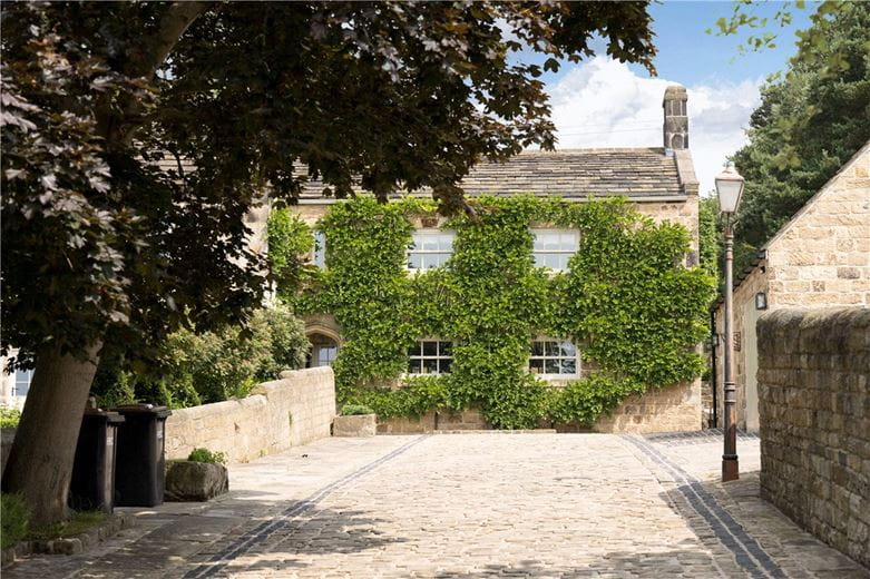 6 bedroom house, Healthwaite Hall, Weeton LS17 - Available