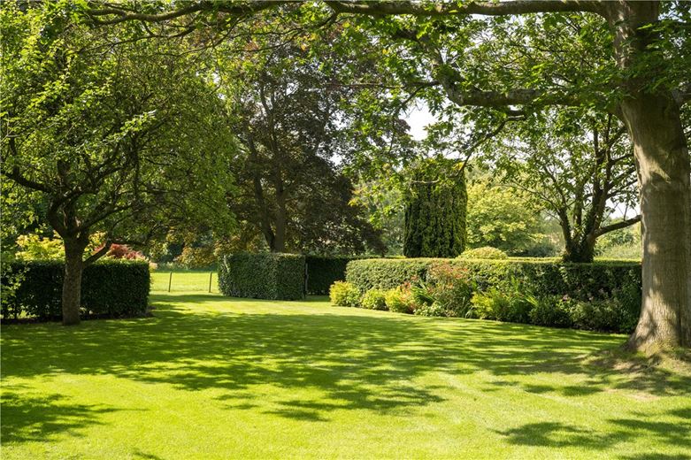 4 bedroom house, Woodgate Lane, Weeton LS17 - Available